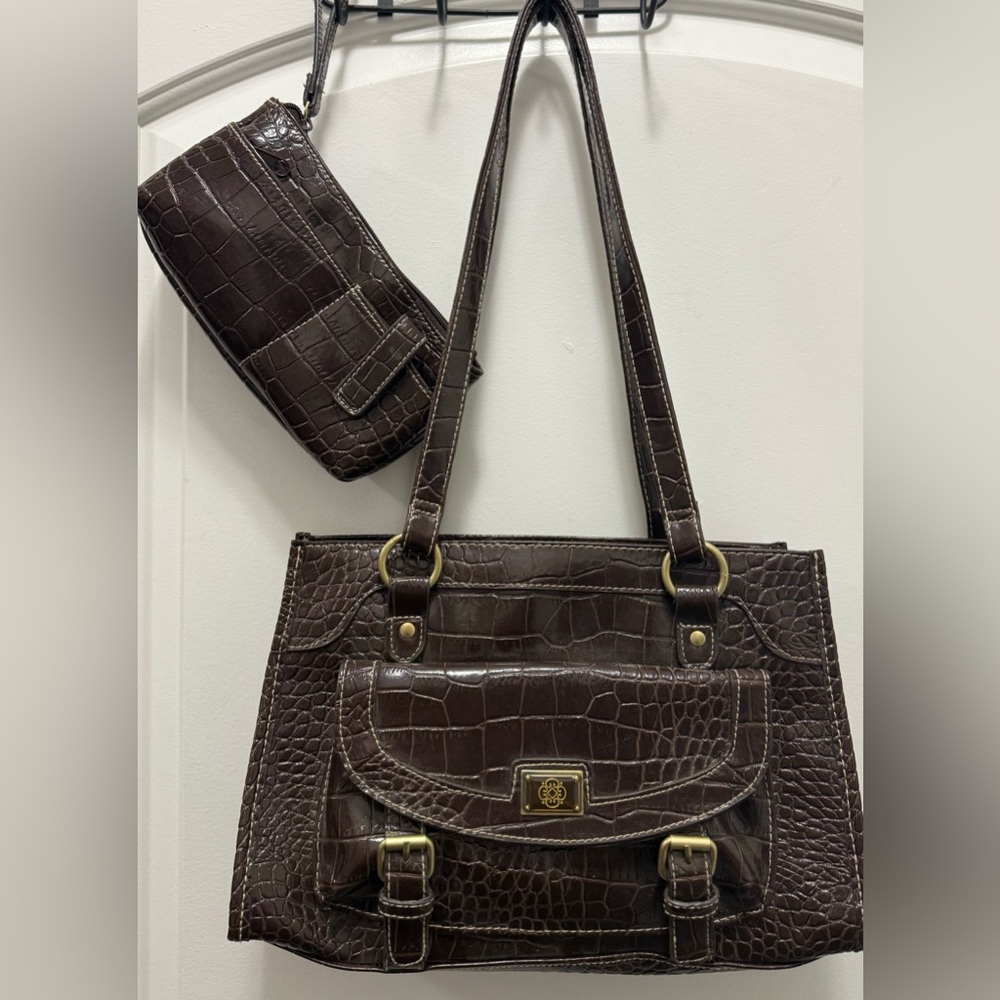 Vintage Y2K Croc-Embossed Purse with Matching Wristlet